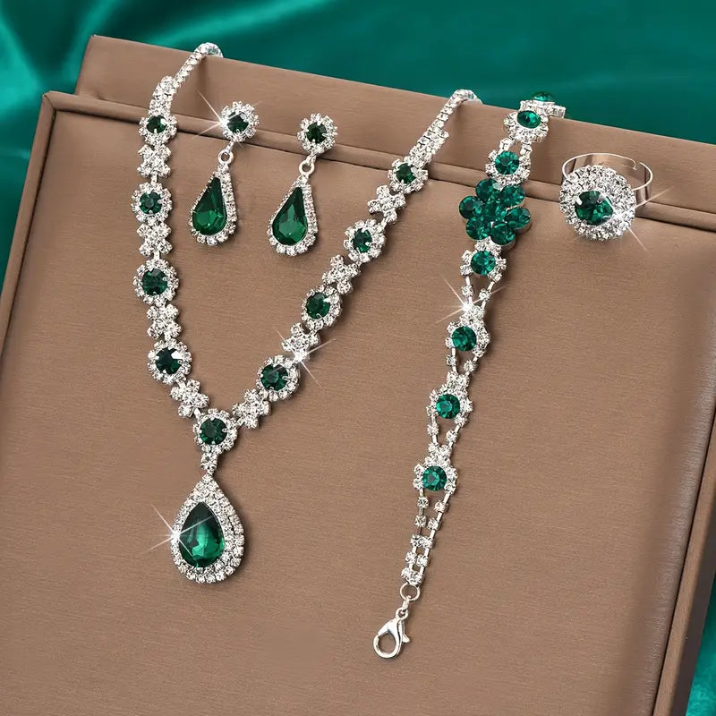 Conjunto de Joias Adriana Lysandre | Ouro Branco