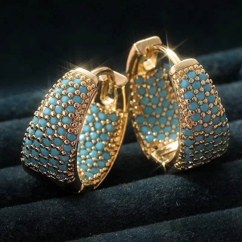 Brincos de Argola com Miçangas Turquesa em Tom Dourado | Ouro